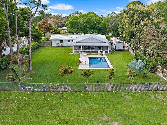 4th image of 1763 NW Spruce Ridge Dr