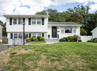 38 Valley View Rd, Hamilton, NJ 08620