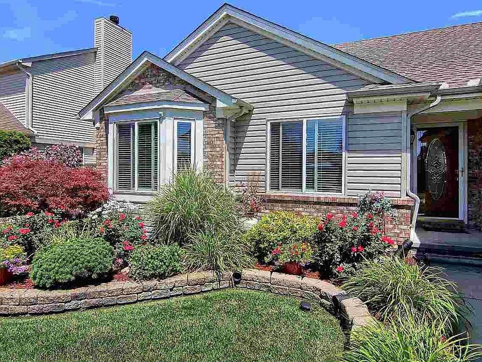 1st image of 31685 Crystal Creek Dr