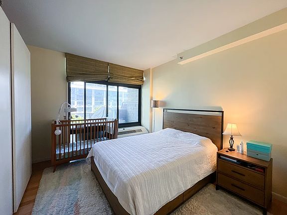 5th image of 48-21 5th St Unit 4I