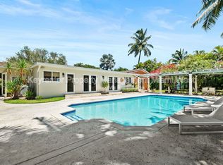 8220 SW 162nd St, Palmetto Bay, FL 33157