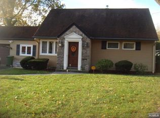 168 Lawrence Dr, Paramus, NJ 07652