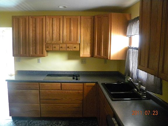 Kitchen w/ Dishwasher & Cooktop