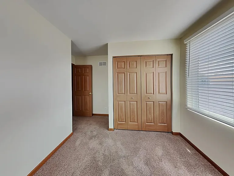 956 Four Seasons Blvd — Photo 6