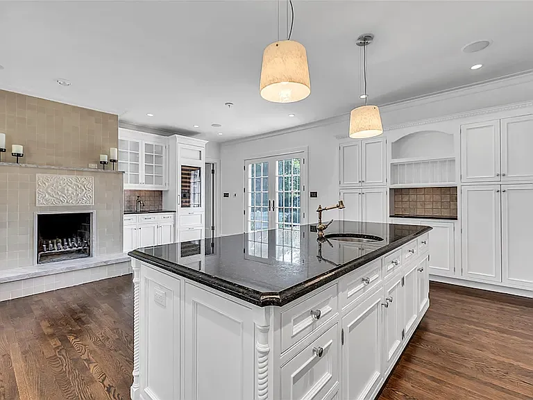 159 E Shore Rd — Photo 34