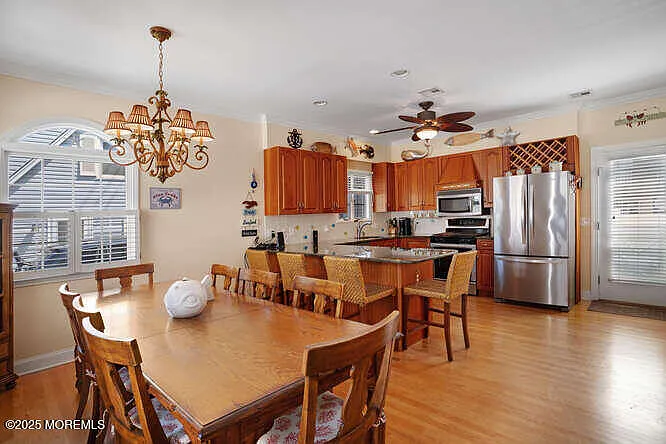 3 bed, 2.5 bath, 1178 sqft, $4,750 — Photo 2