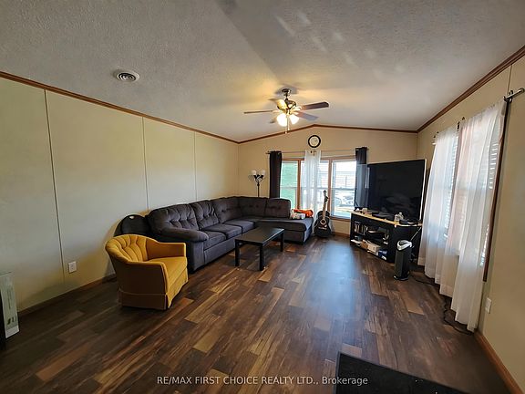 3rd image of 75 Coral St