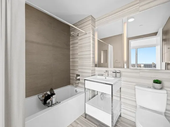 605 West 42nd Street image 4 of 25