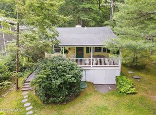 100 Mountain Laurel Ln, Tafton, PA 18464