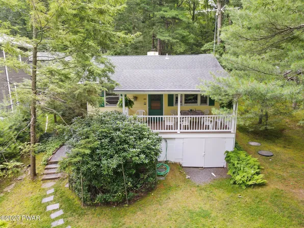 100 Mountain Laurel Ln, Tafton, PA 18464