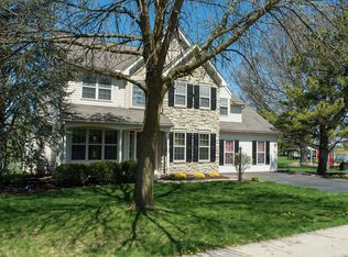 3296 Raintree Rd, York, PA 17404