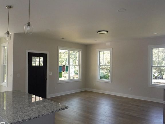 2nd image of 504 Greenlea St