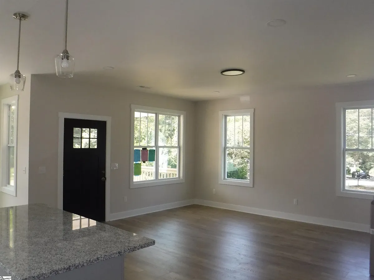 Building Photo - 504 Greenlea St