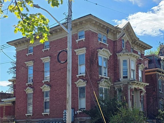 3rd image of 406 Rutger St