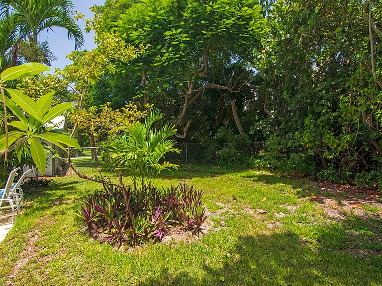 1545 Pelican Ln — Photo 34