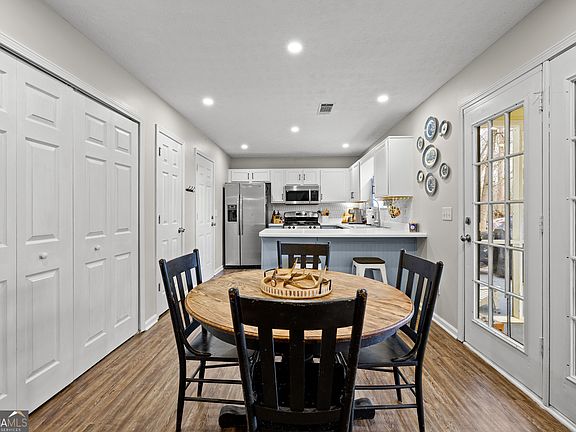 4th image of 85 Peeks Crossing Way