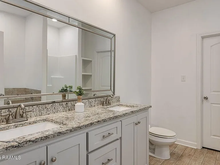 109 Tyreek Dr — Photo 12