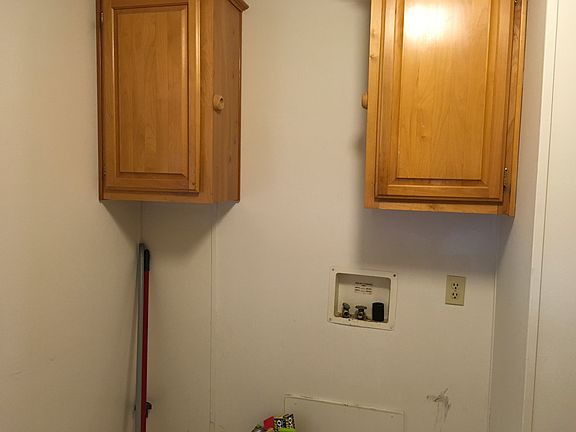 5th image of 21523 Riverview Dr