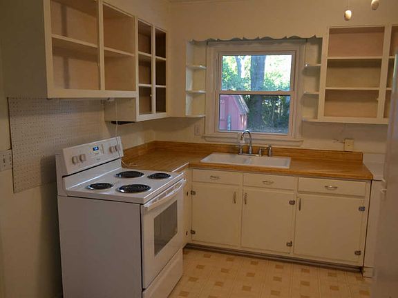 4th image of 703 Spencer Dr