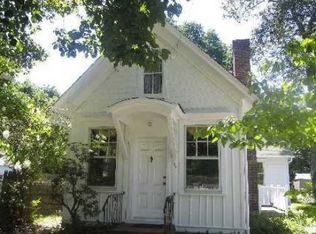 44 Cedar St, Stony Brook, NY 11790