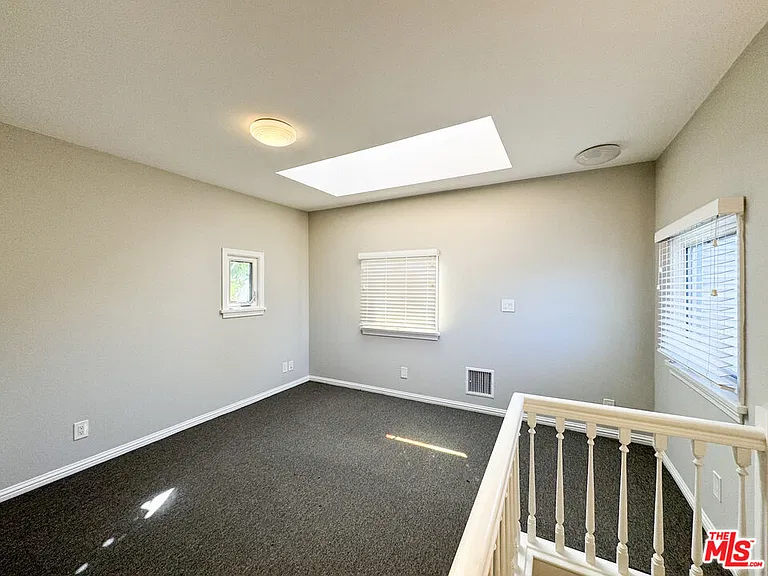 922 W Kensington Rd — Photo 30