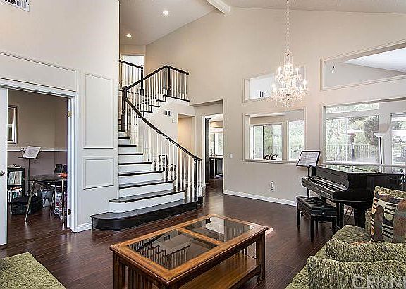 2nd image of 23707 Ashwood Pl
