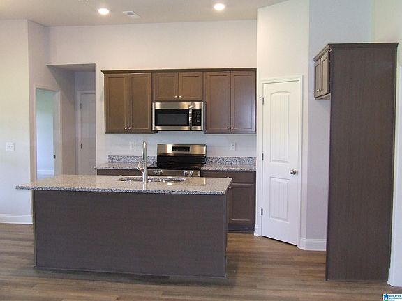 5th image of 208 Dawsons Cove Dr
