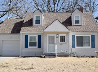 826 SW Randolph Ave, Topeka, KS 66606