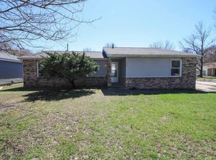 1332 W Glenwood St, Springfield, MO 65807