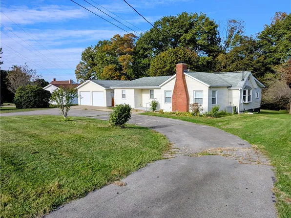 165 Saxonburg Rd, Butler, PA 16002