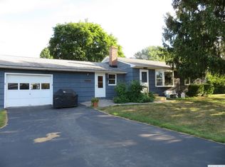 11 Van Buren Dr, Kinderhook, NY 12106