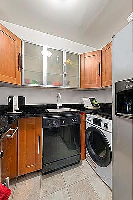 5th image of 10210 Queens Blvd APT 402