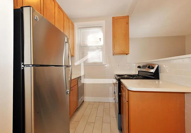 170 Winthrop Rd #5 — Photo 4