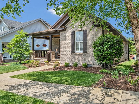 4th image of 2984 Americus Dr