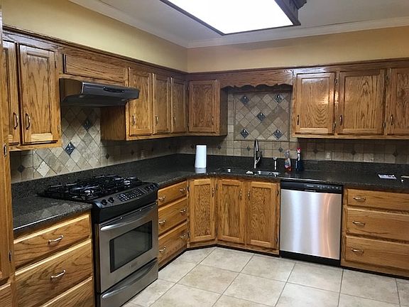 4th image of 417 Dauphine Ave