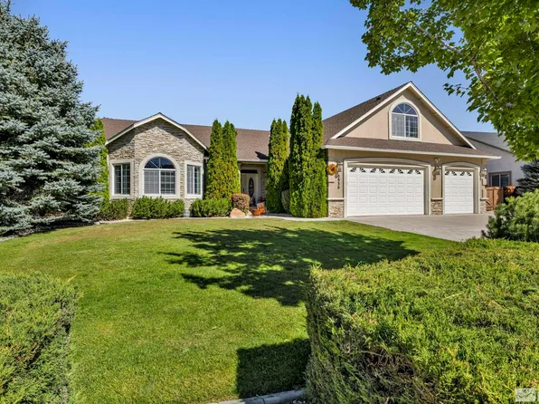 2930 La Cresta Cir, Minden, NV 89423