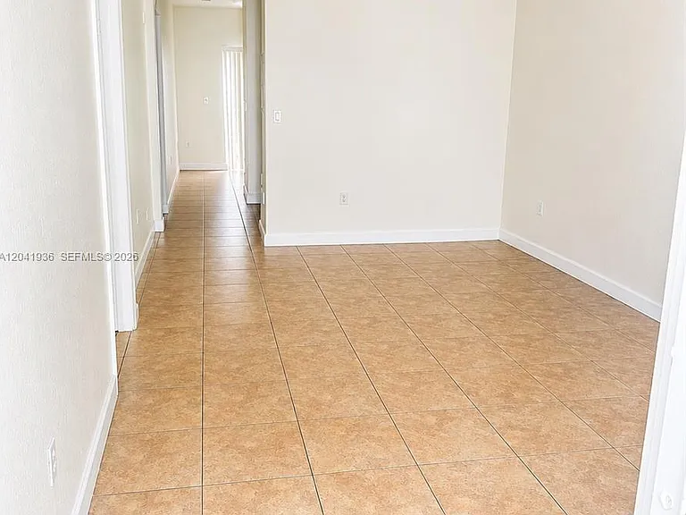 1656 SE 29th Ct #105 — Photo 5