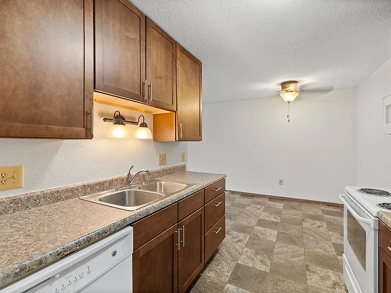 Candlewood Apartments — Photo 7