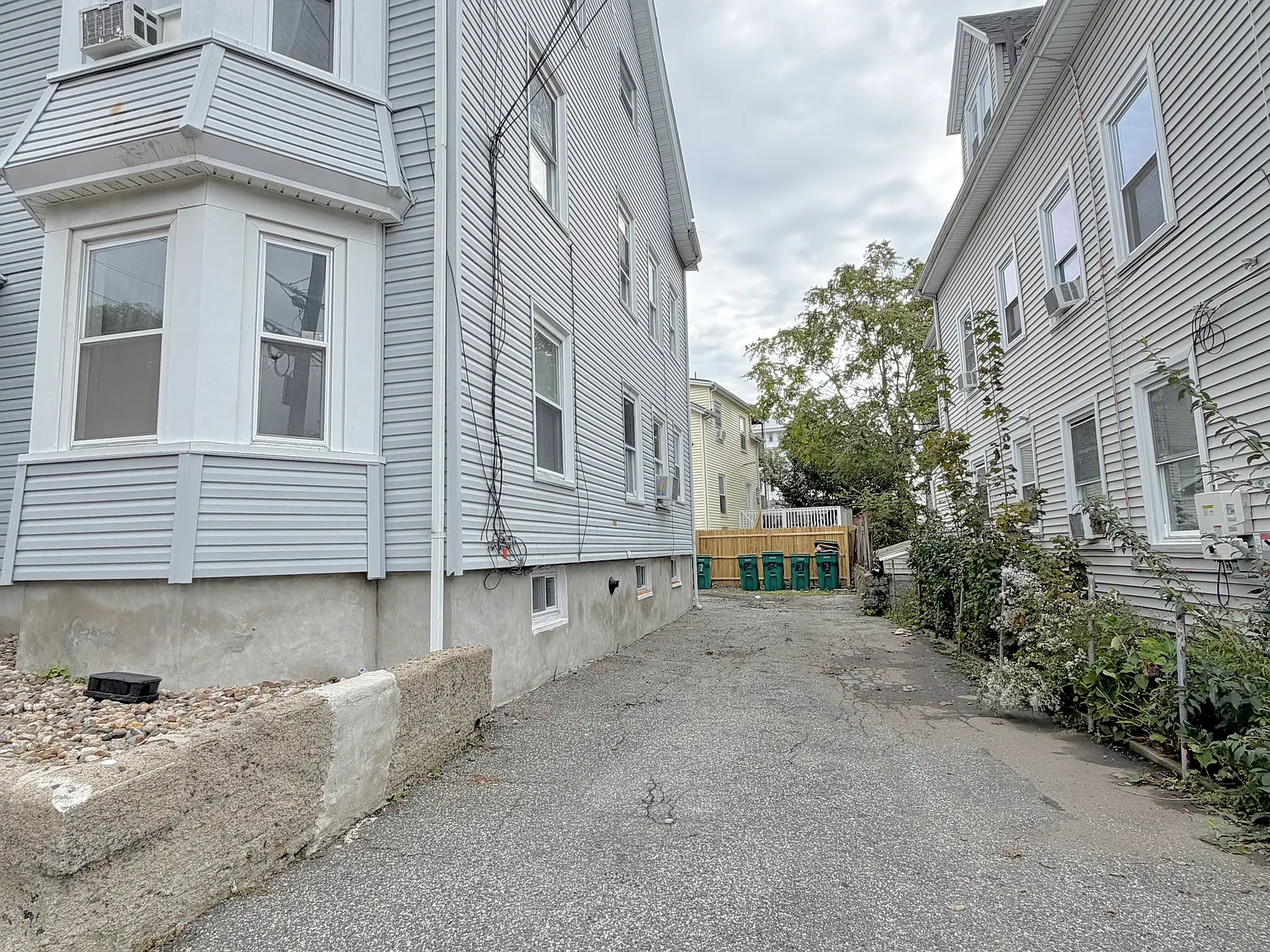 3 bed, 1300 sqft, $2,875 — Photo 2
