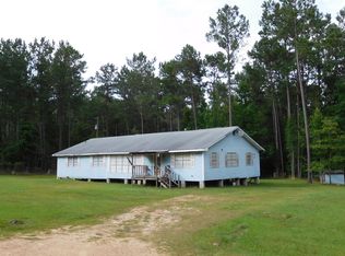 64 Roseberry Rd, Lumberton, MS 39455