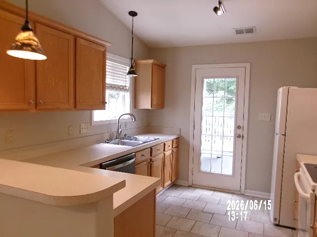 2011 Kansas City Dr — Photo 10