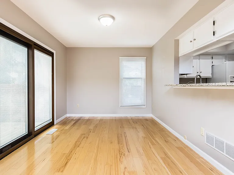 6674 Willow Grove Ln — Photo 14