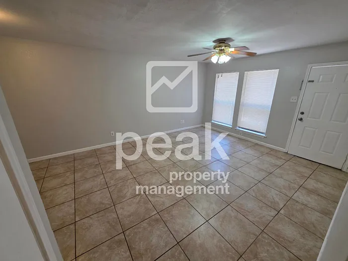 205 Joyce St #B — Photo 12