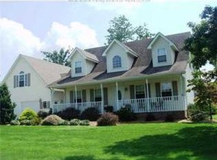 718 T Cupp Rd, Milton, WV 25541