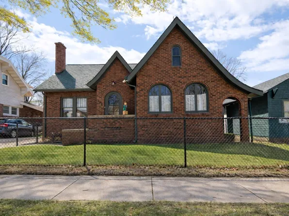 908 Grant Ave, Waterloo, IA 50702