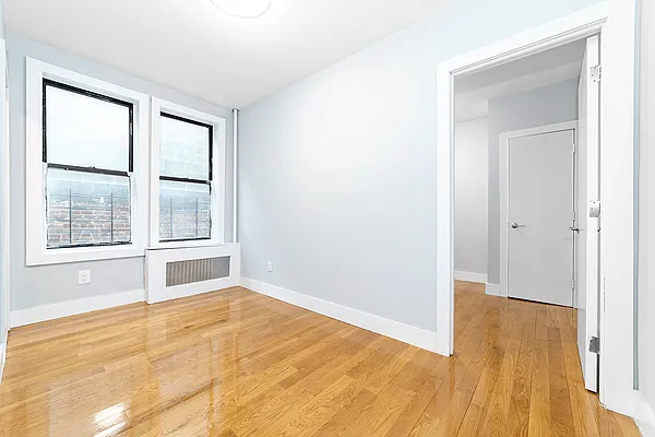 Rented by MNS | media 4