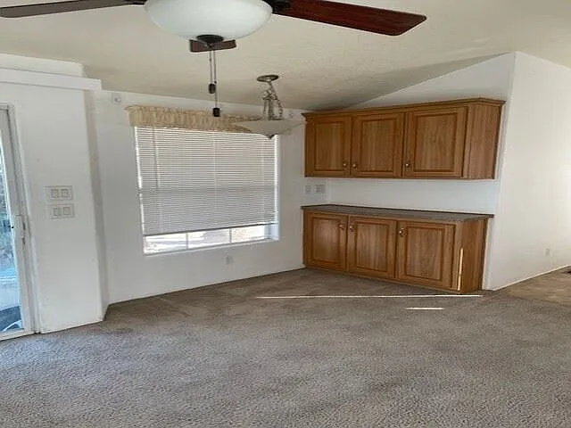 1 bed, 1.0 bath, 385 sqft, $890 — Photo 4