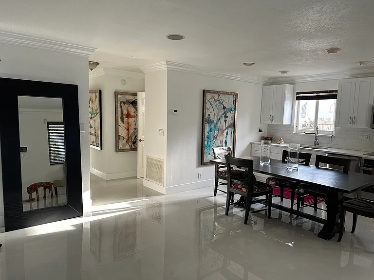 2645 Scott St — Photo 16