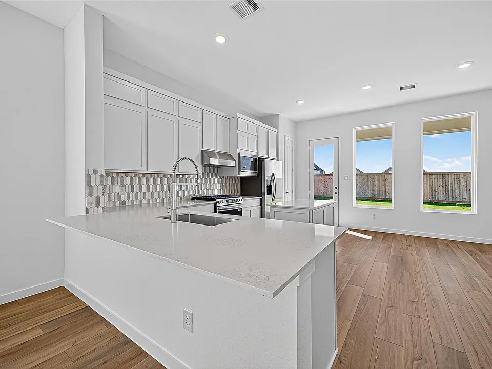 11119 Poplar Tree Dr