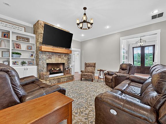 5th image of 78 High Meadows Dr